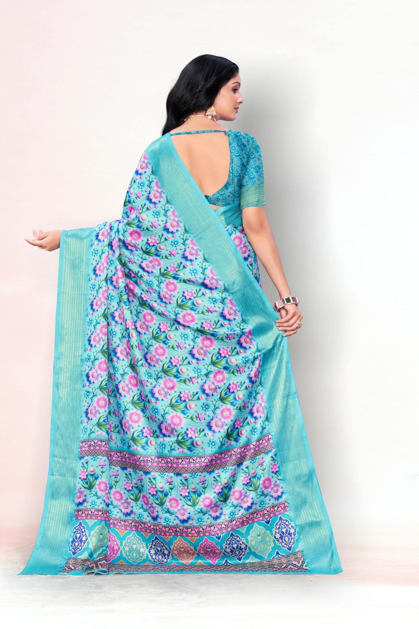 Jasmine Elegance Polyester Saree – Simplistic Beauty with a Modern Edge**