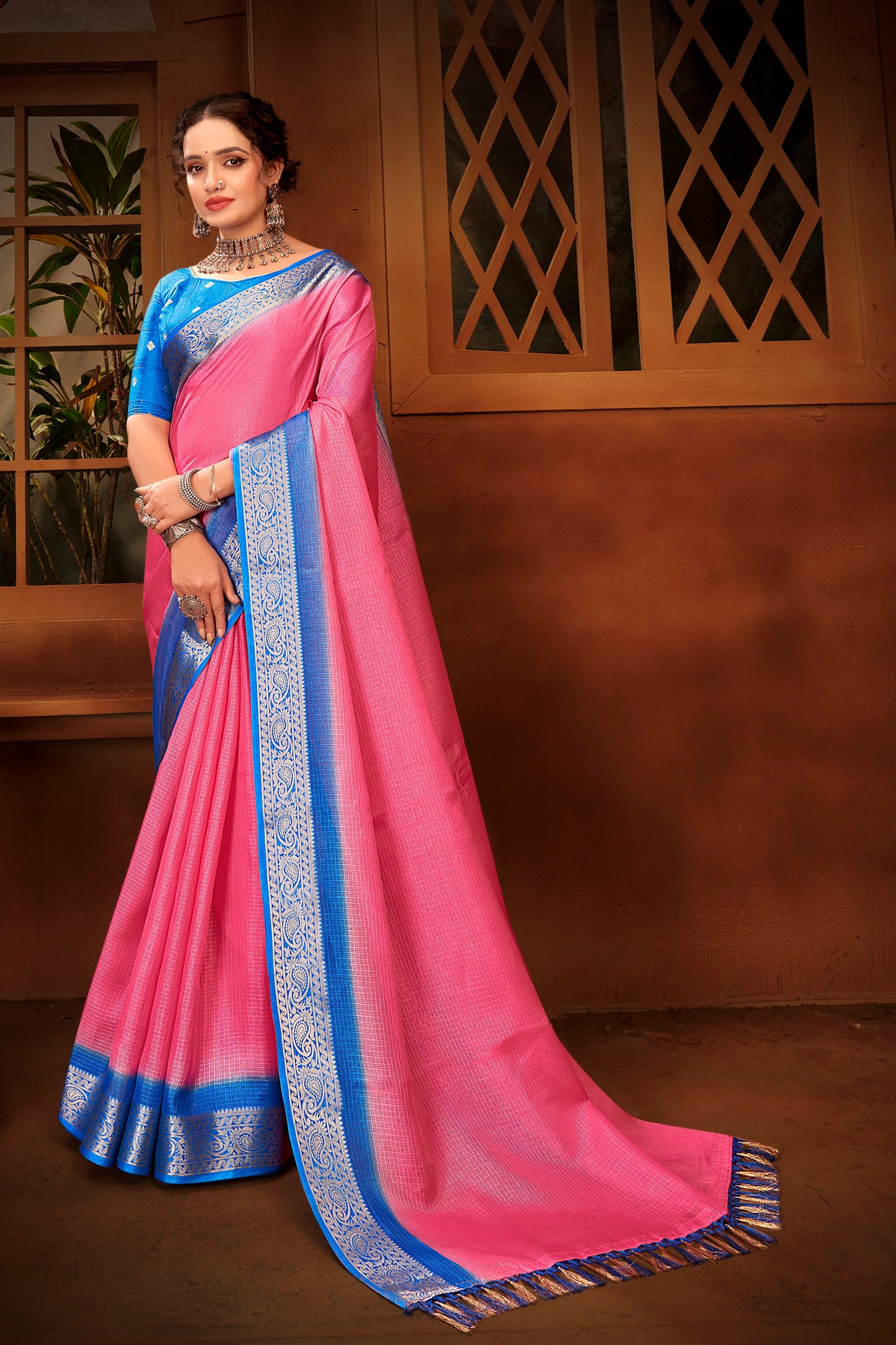 Range Rover Saree in Dola Jari: Your Style Statement