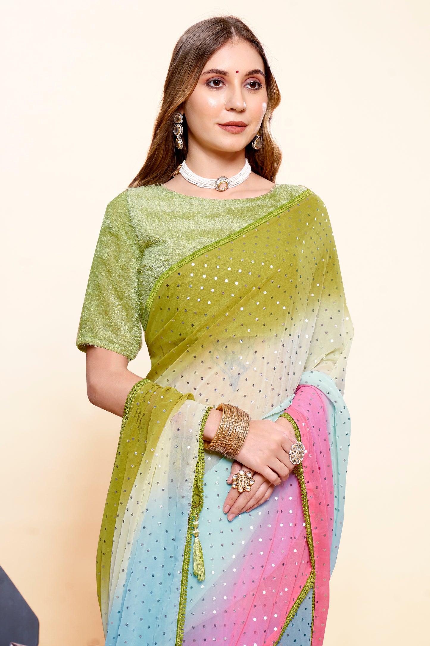 Rocky aur Rani Multicolor Fur Blouse and Fancy Fabric Saree with Padding Concept